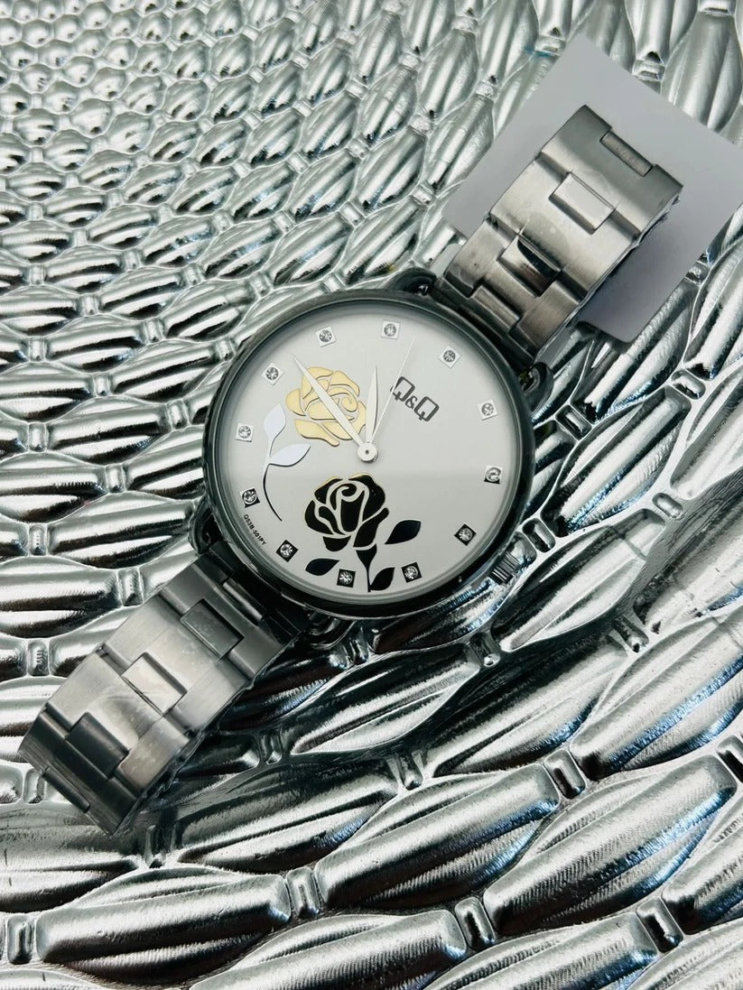 Reloj Q&Q para Dama – Elegancia y diseño floral