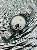 Reloj Q&Q para Dama – Elegancia y diseño floral