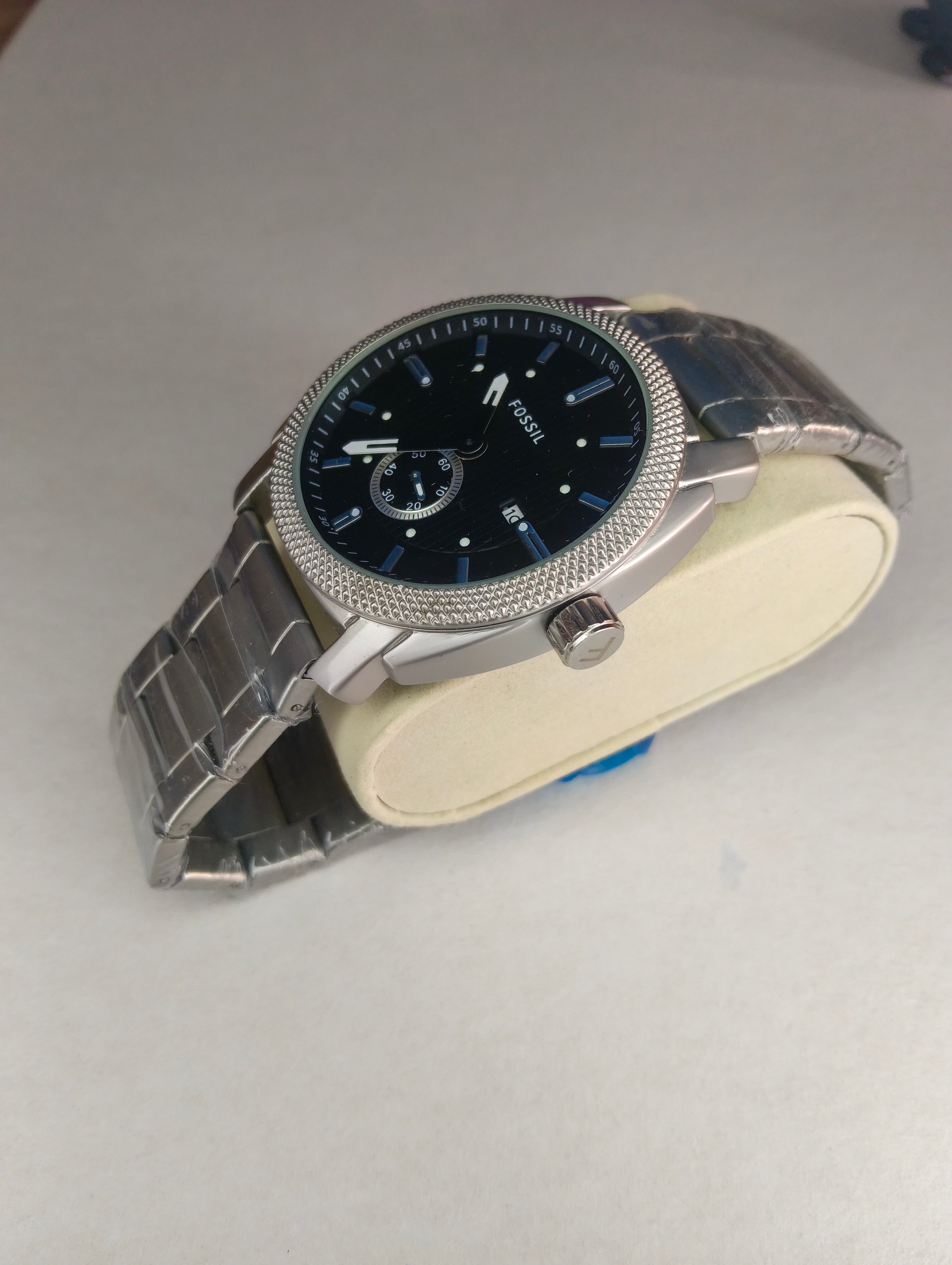 Reloj Fossil Date Bisel Escama.