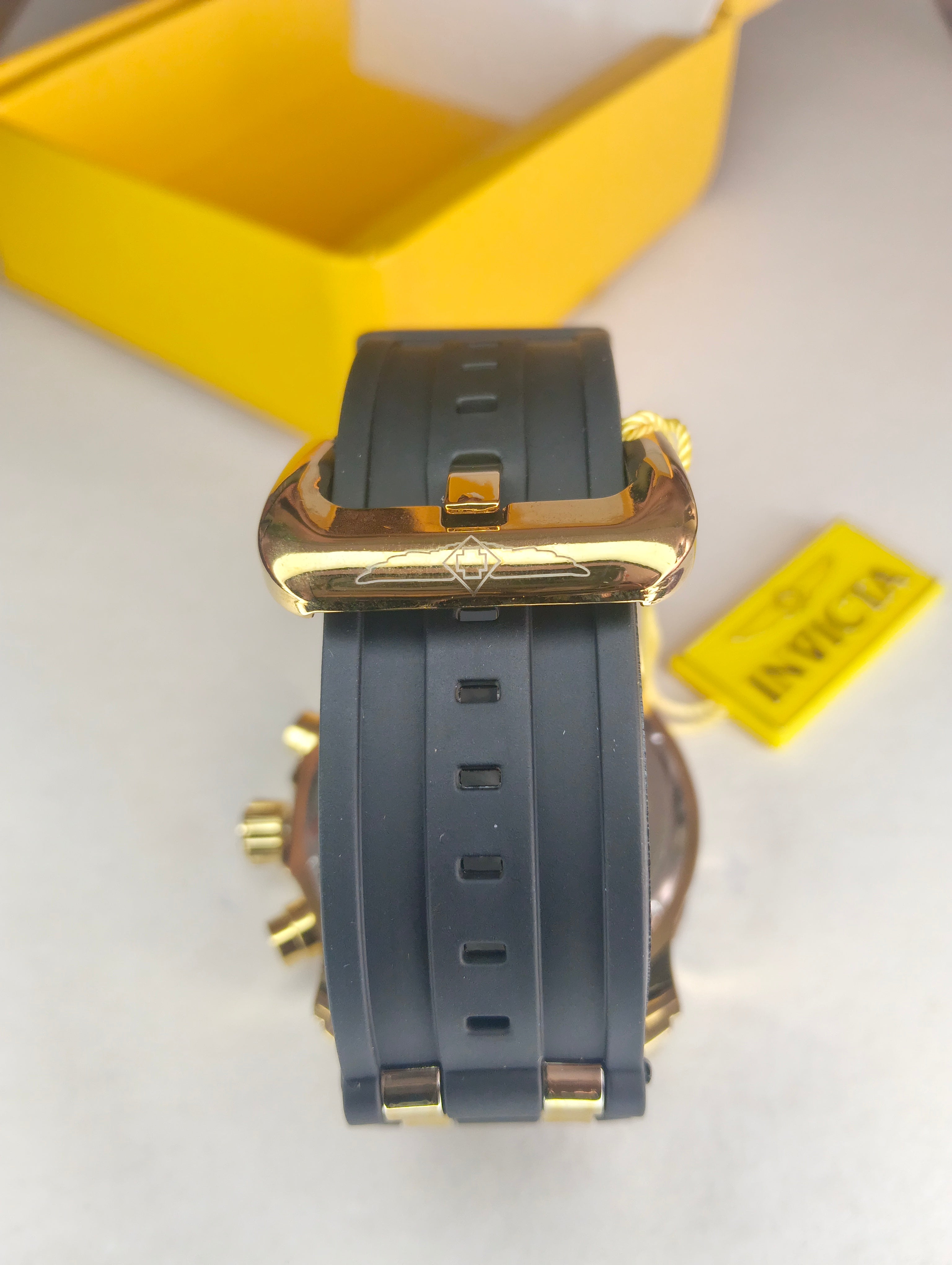 Reloj Deportivo Estilo Invicta Elegante para Caballero – Diseño Tipo Cronógrafo