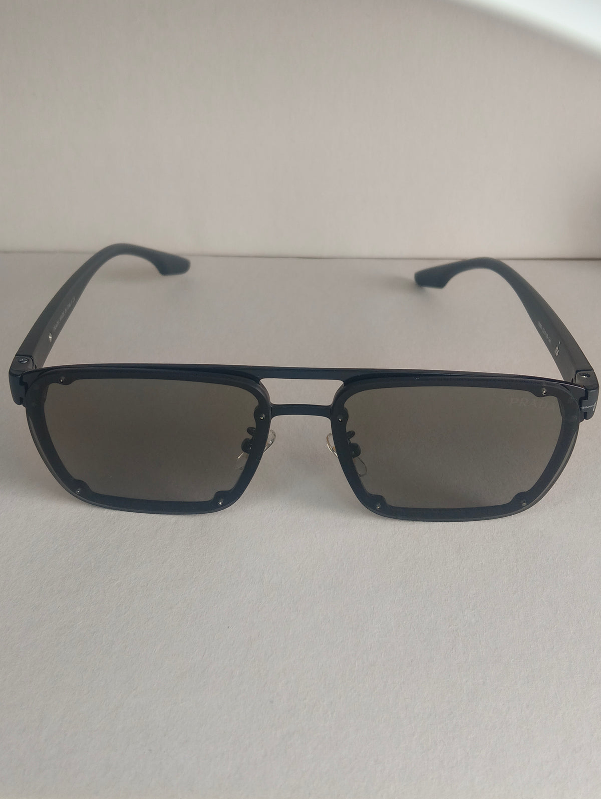Gafas de Sol Rectangulares Polarizadas – Diseño Moderno