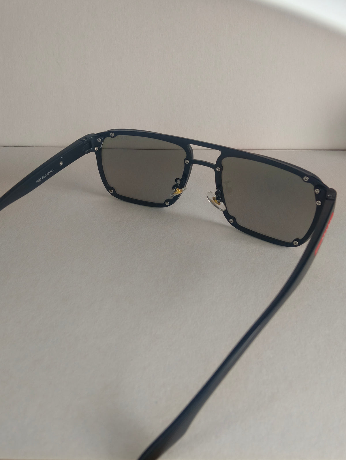 Gafas de Sol Rectangulares Polarizadas – Diseño Moderno