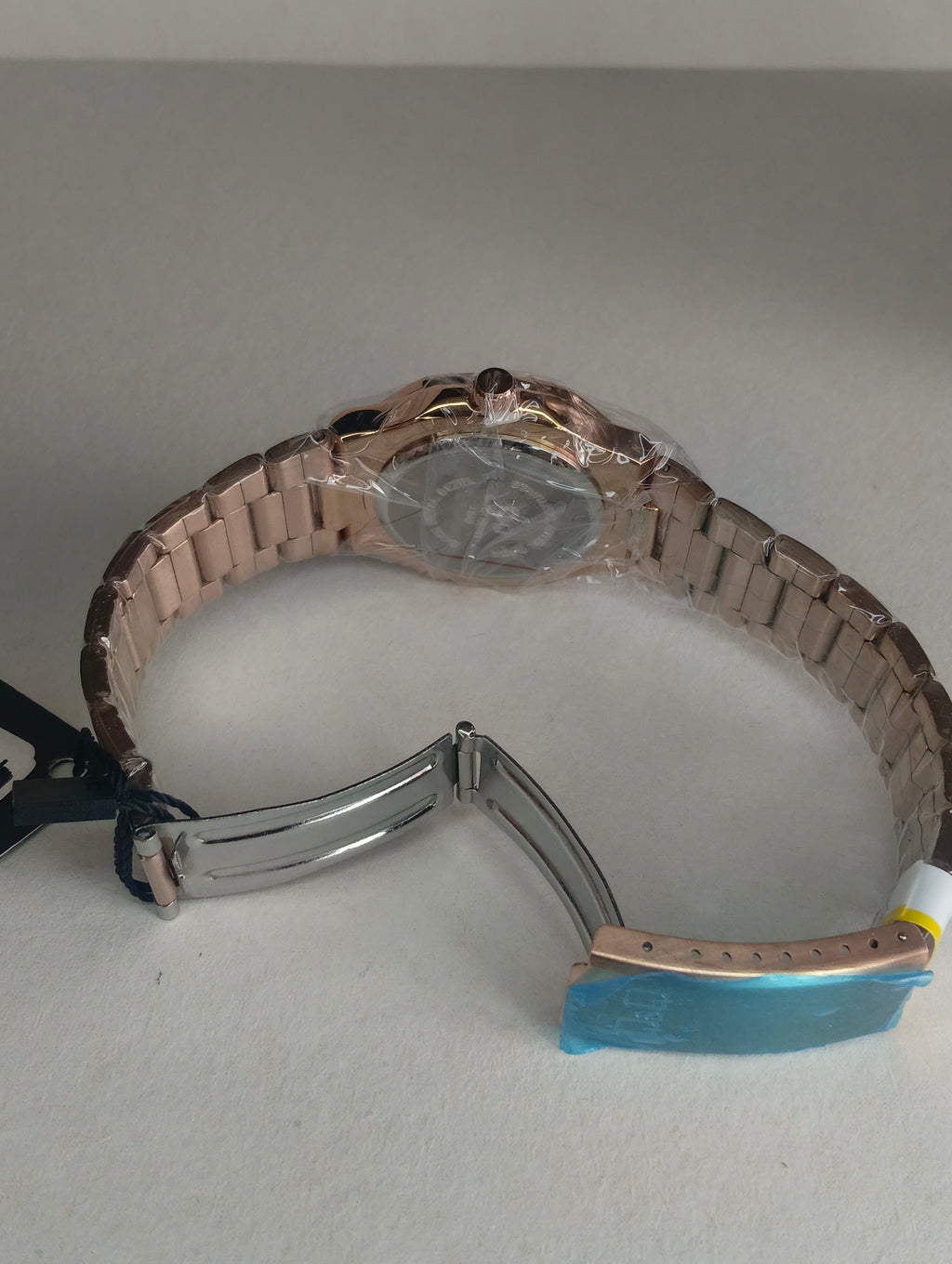 Reloj Q&Q para Dama Elegante Oro Rosa con Cristales – Acero Inoxidable y Resistencia al Agua