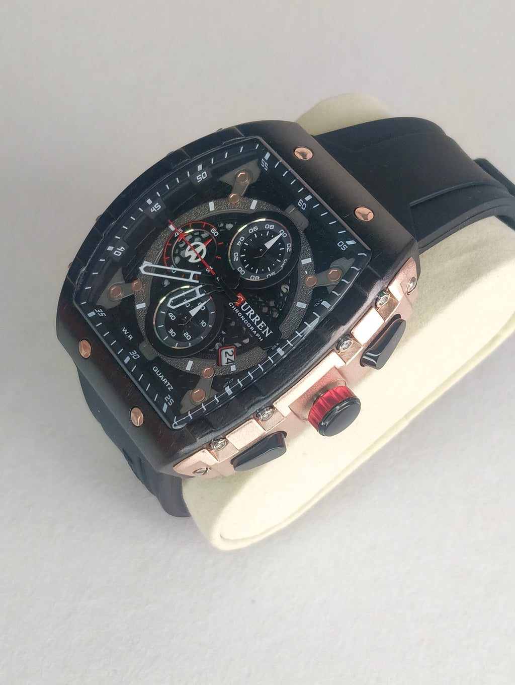 Curren Cronógrafo Cuadrado para Hombre – Diseño Deportivo con Calendario y Correa de Silicona