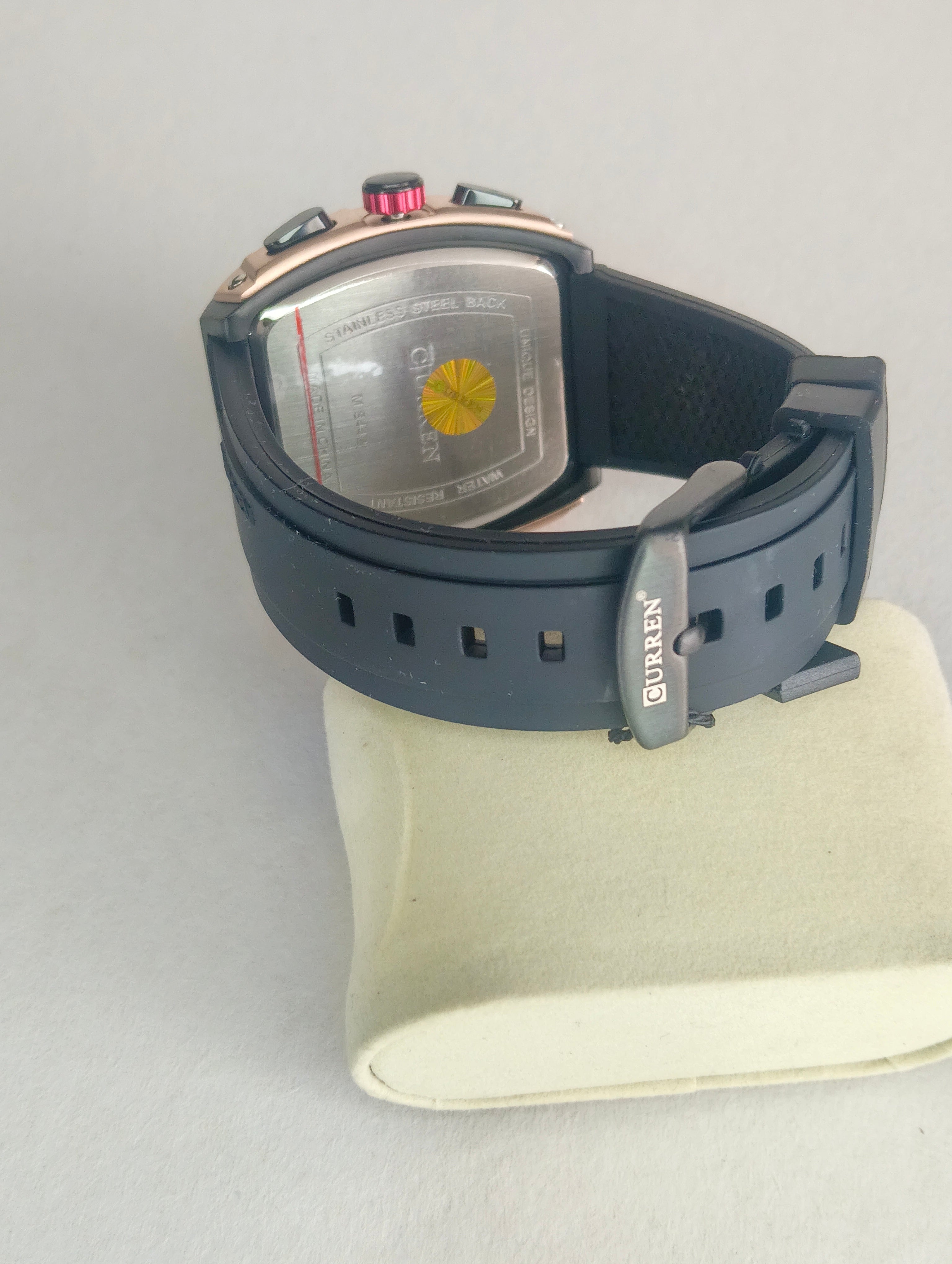 Curren Cronógrafo Cuadrado para Hombre – Diseño Deportivo con Calendario y Correa de Silicona