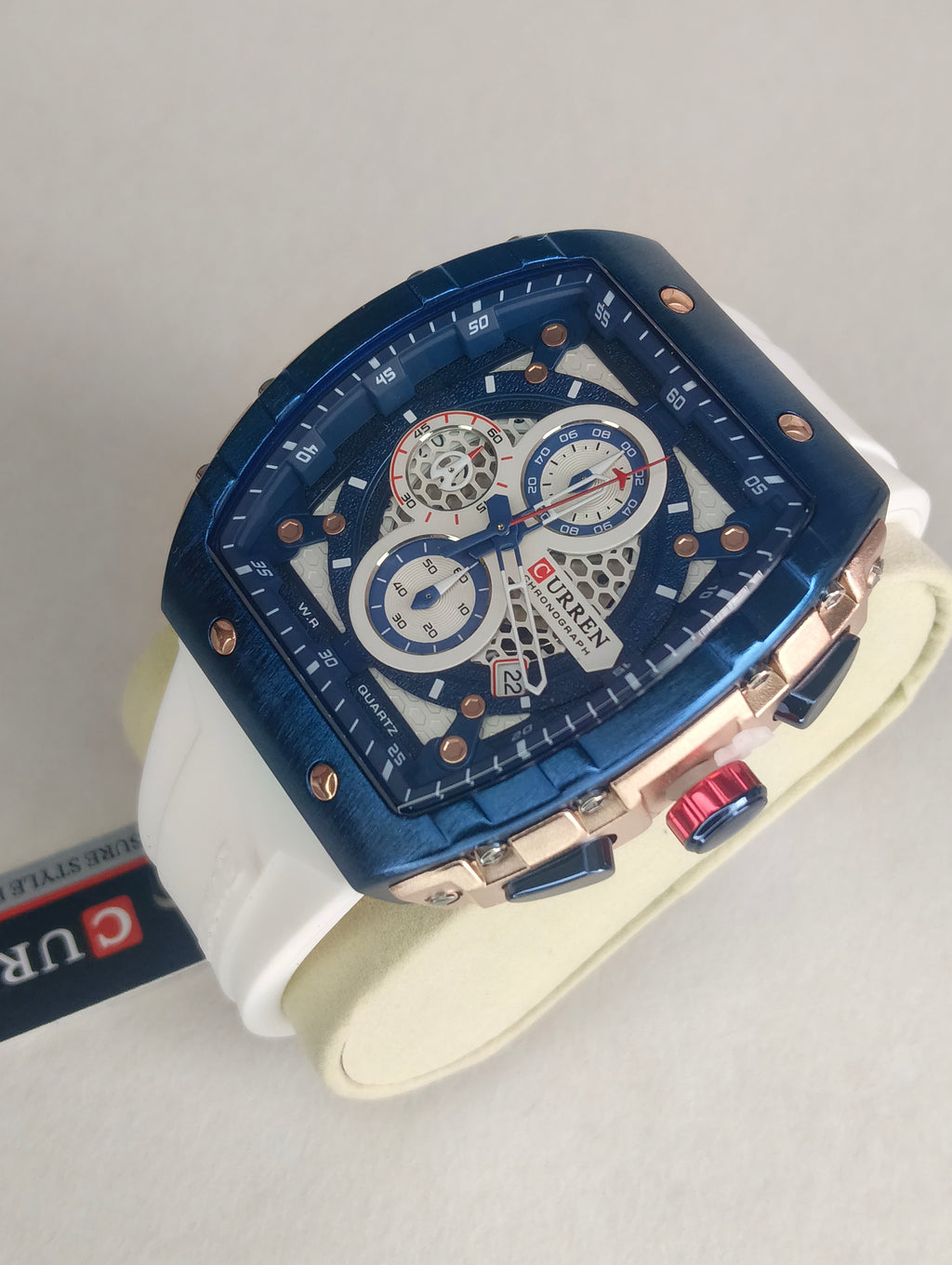 Curren Cronógrafo Cuadrado para Hombre – Diseño Deportivo con Calendario y Correa de Silicona