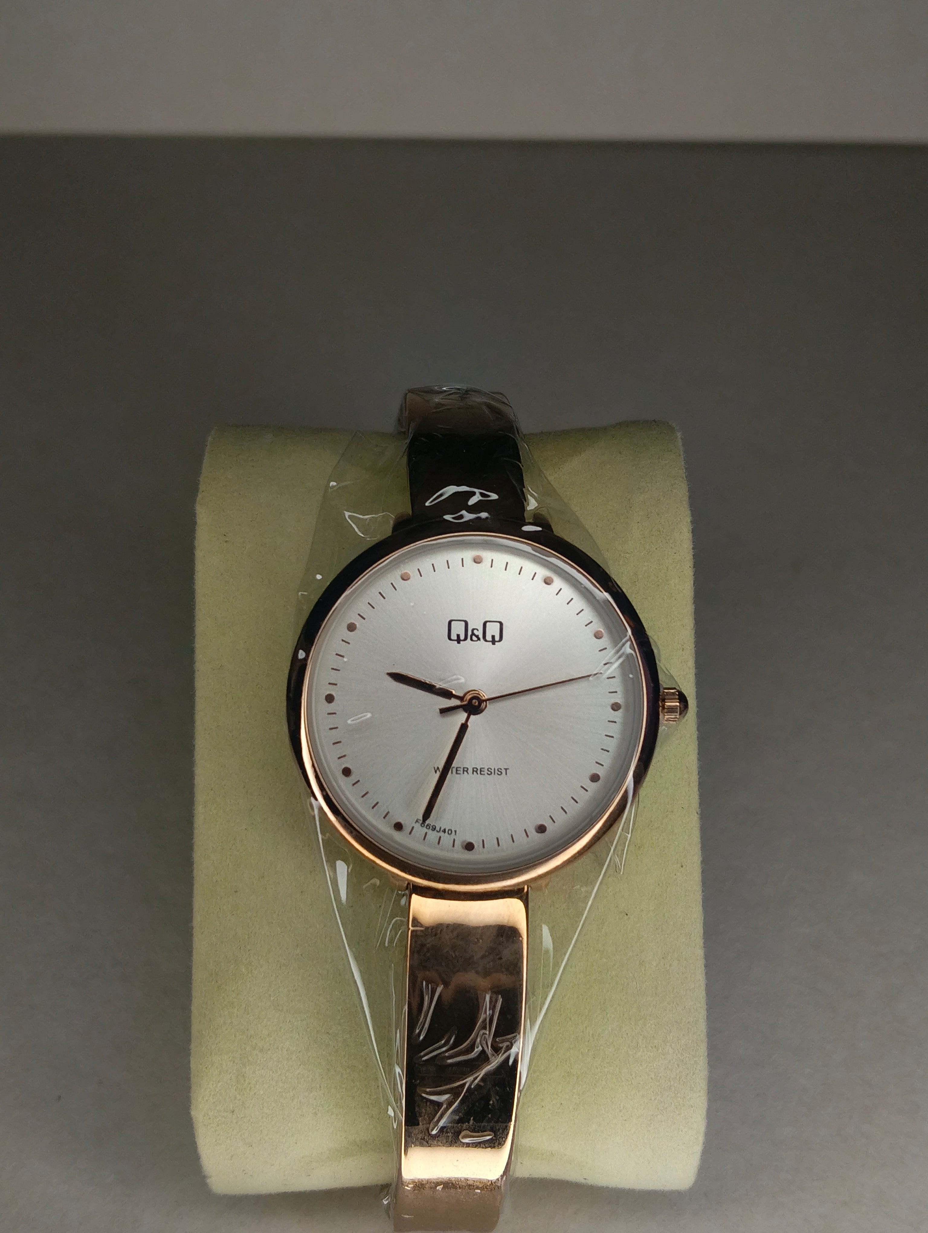 Reloj Q&Q para Mujer Elegante Oro Rosa | Pulsera Metálica | Movimiento Japonés