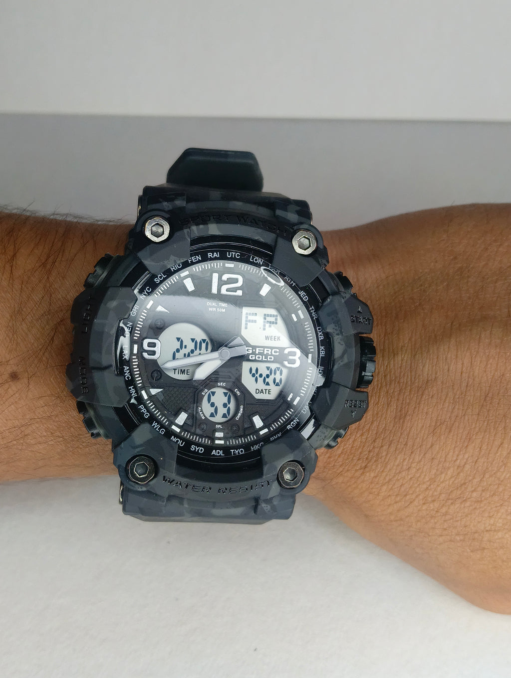 Reloj G-FRC Gold Hombre Análogo Digital Camuflado | Hora Mundial, Cronómetro, Alarma y WR 50M