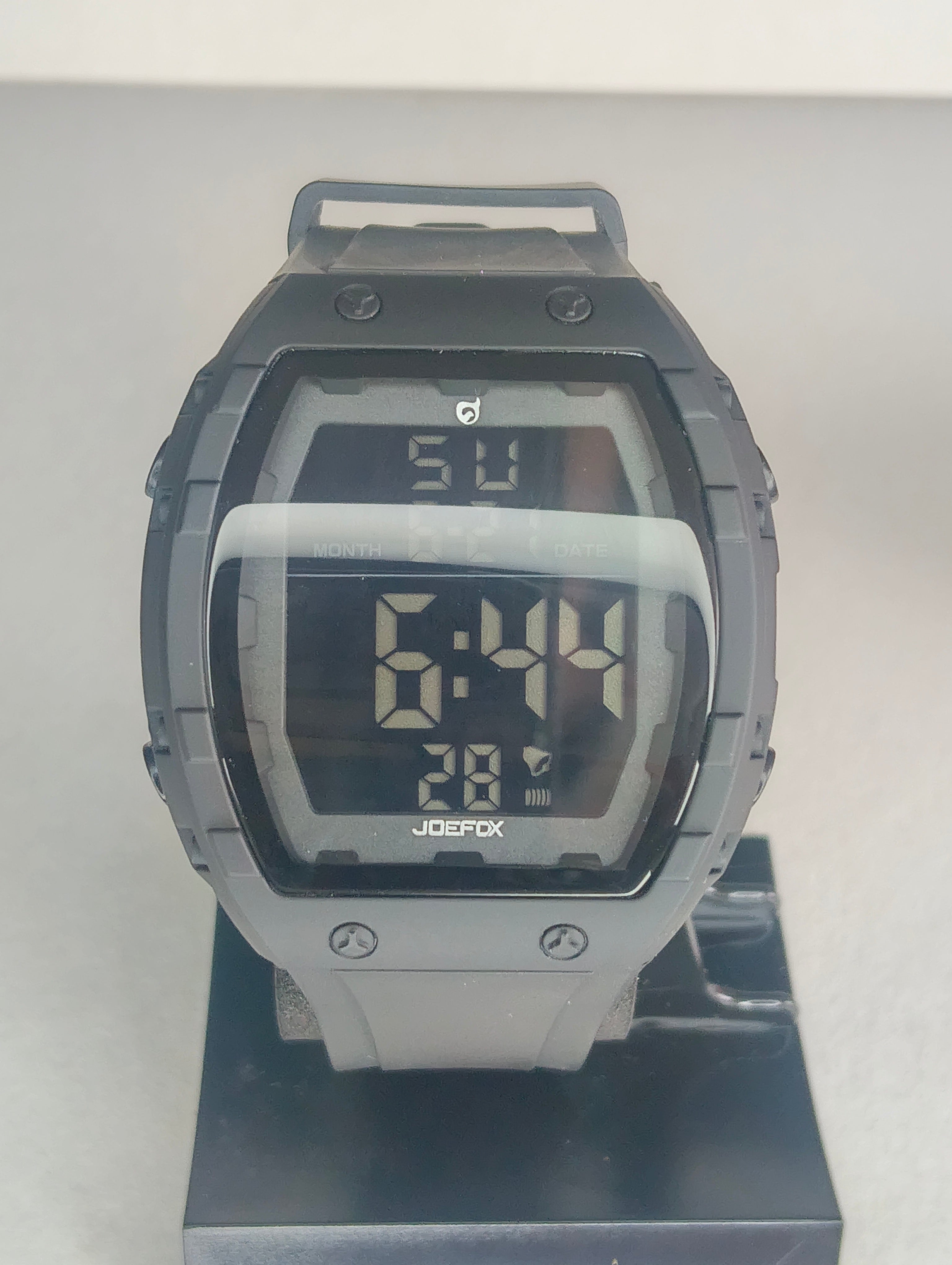 JoeFox Reloj Digital Deportivo Unisex – Pantalla LED Multifunción