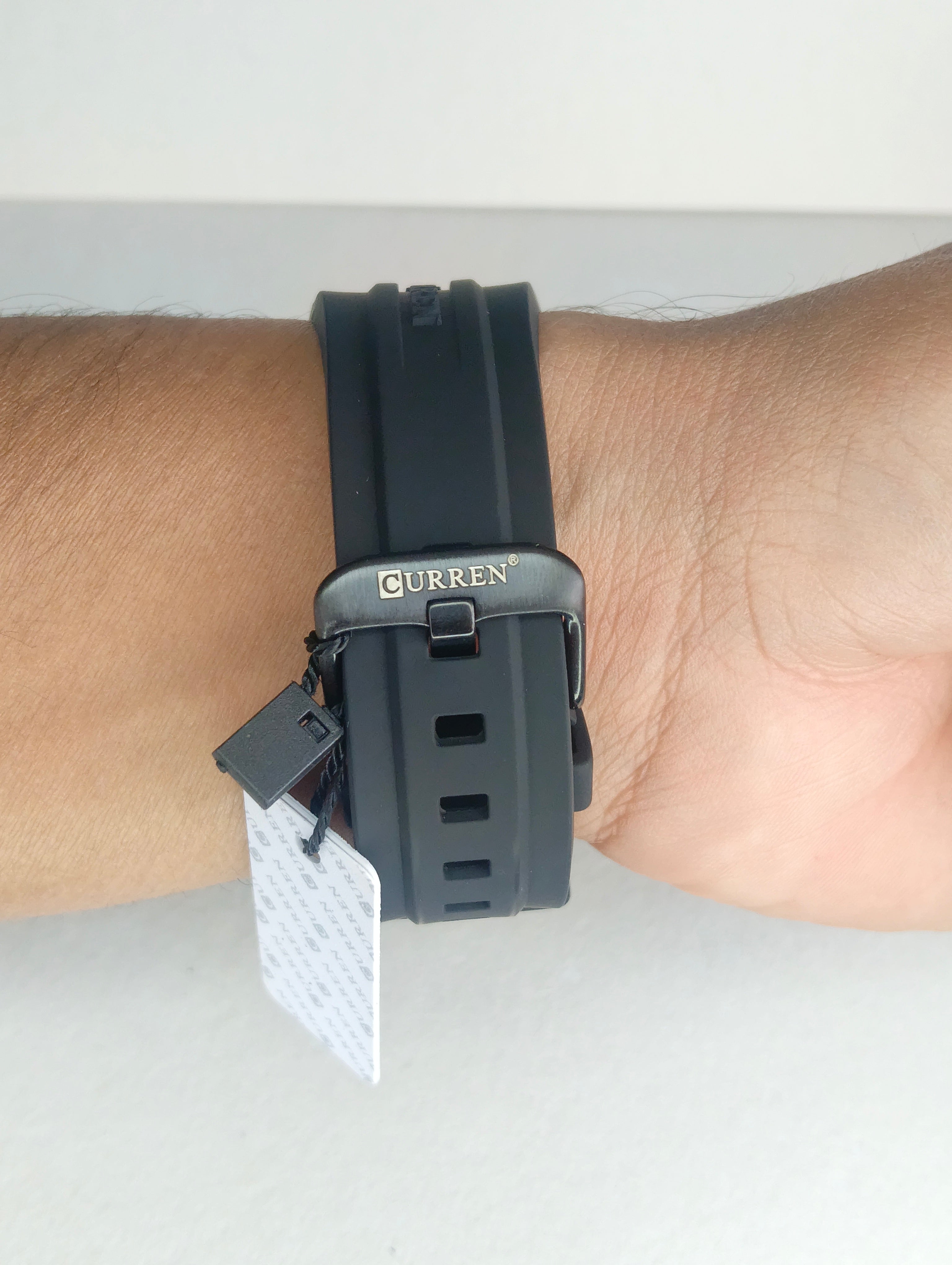 Curren Reloj Cronógrafo para Hombre – Diseño Tonneau con Correa de Silicona