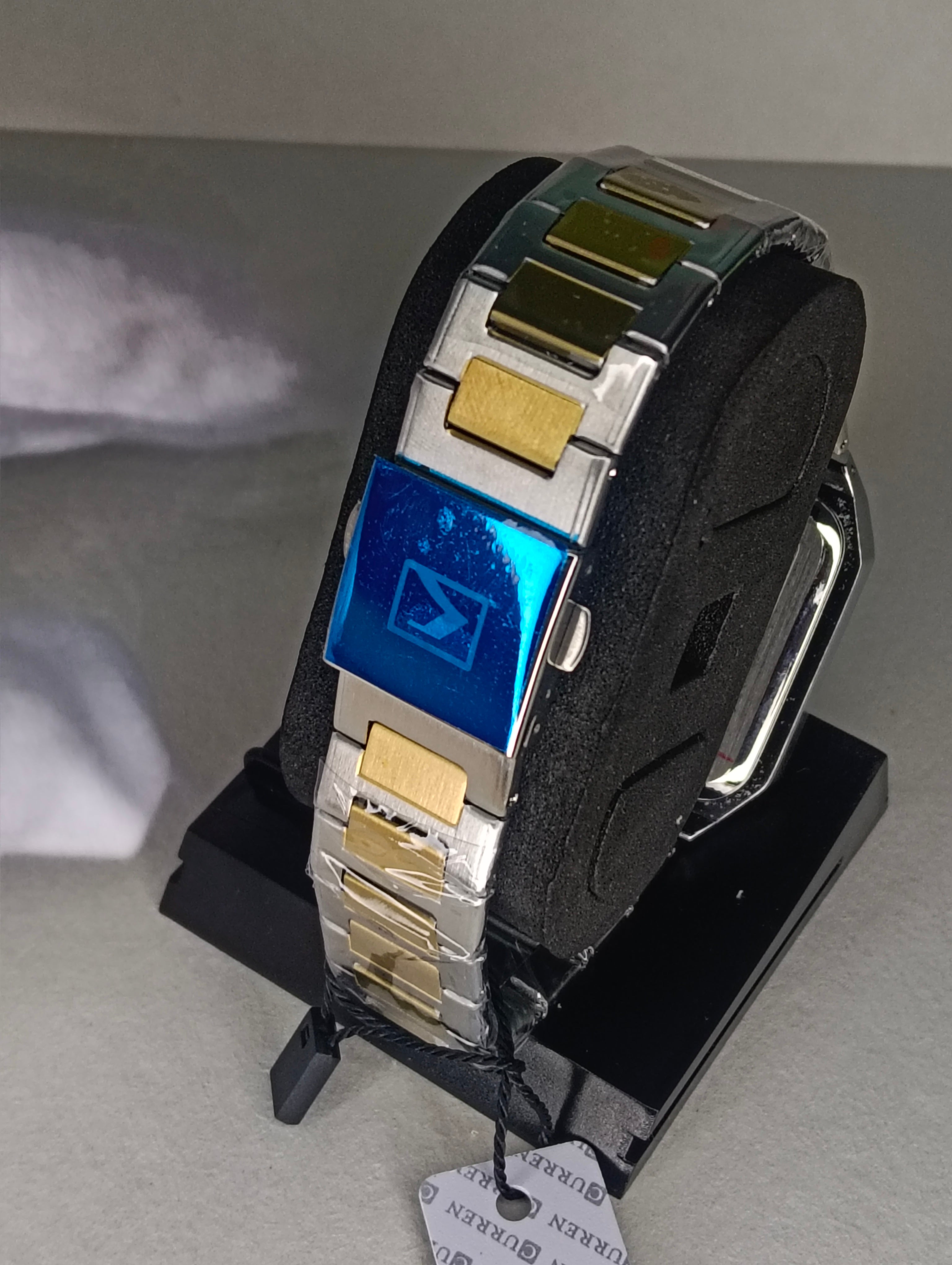 Reloj Curren Cuadrado para Hombre | Acero Inoxidable | Movimiento Quartz | Negro y Dorado
