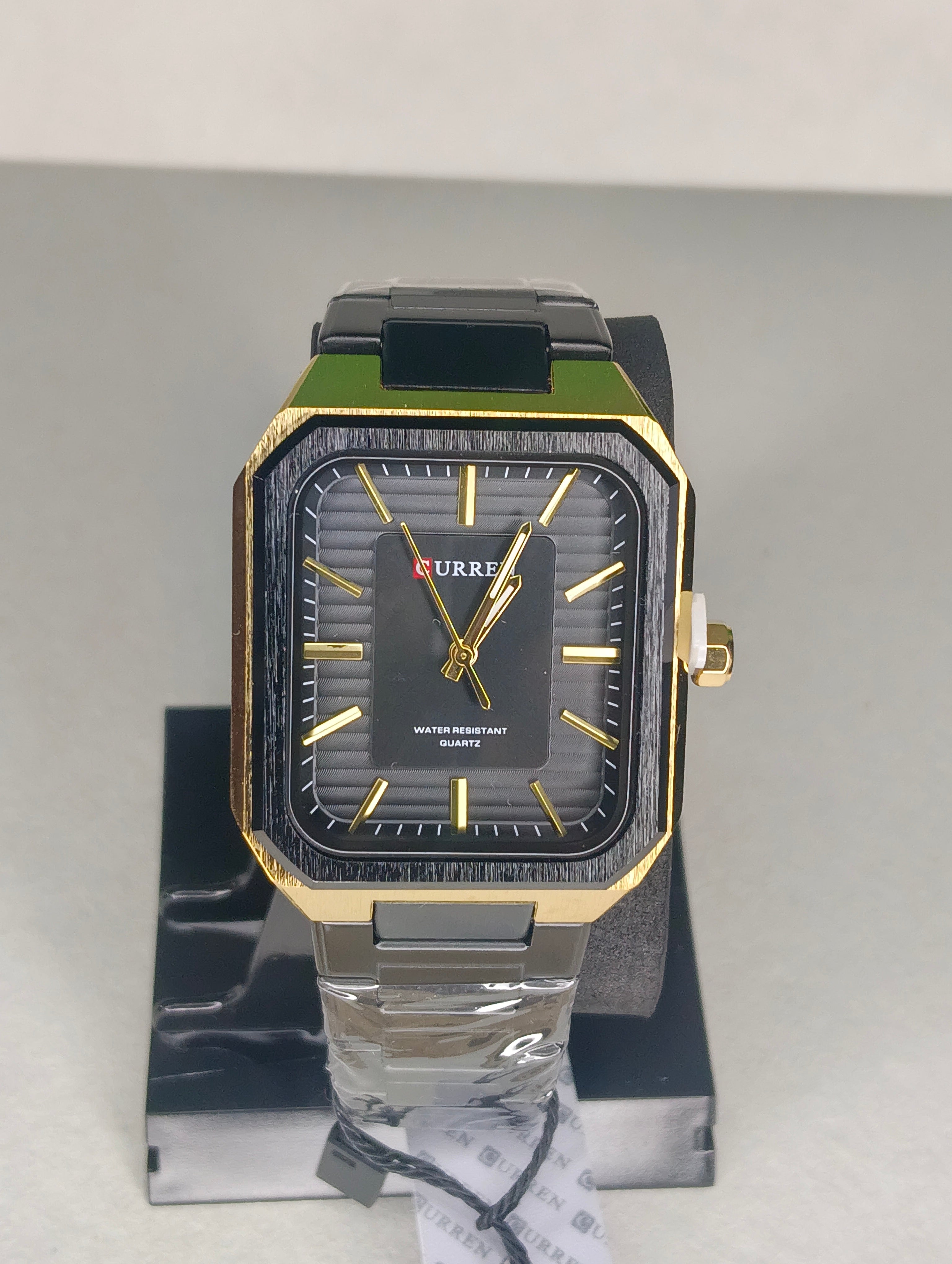 Reloj Curren Cuadrado para Hombre | Acero Inoxidable | Movimiento Quartz | Negro y Dorado