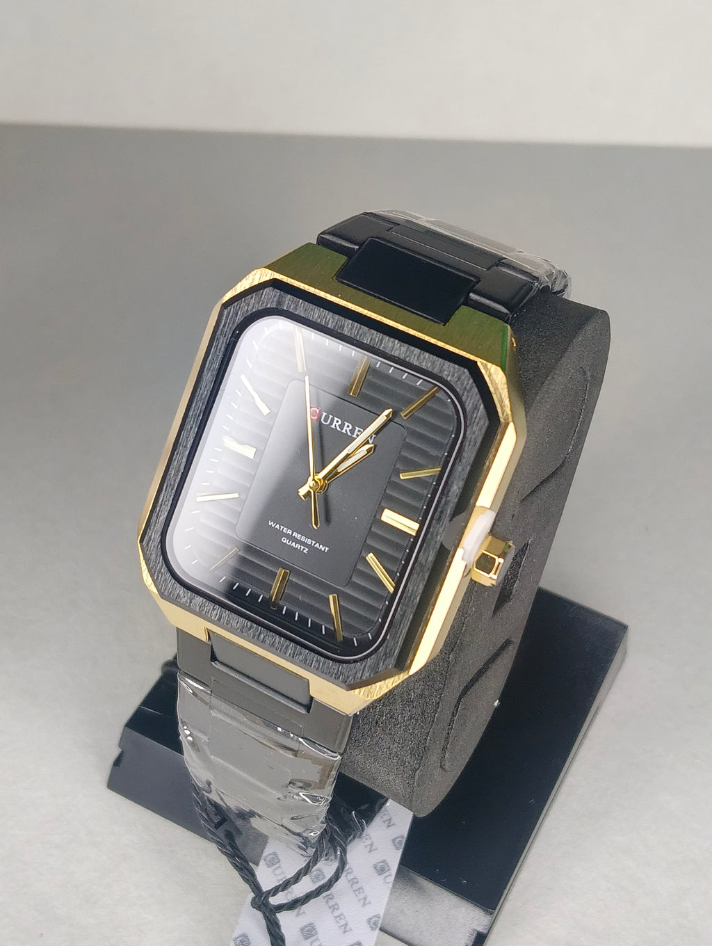 Reloj Curren Cuadrado para Hombre | Acero Inoxidable | Movimiento Quartz | Negro y Dorado