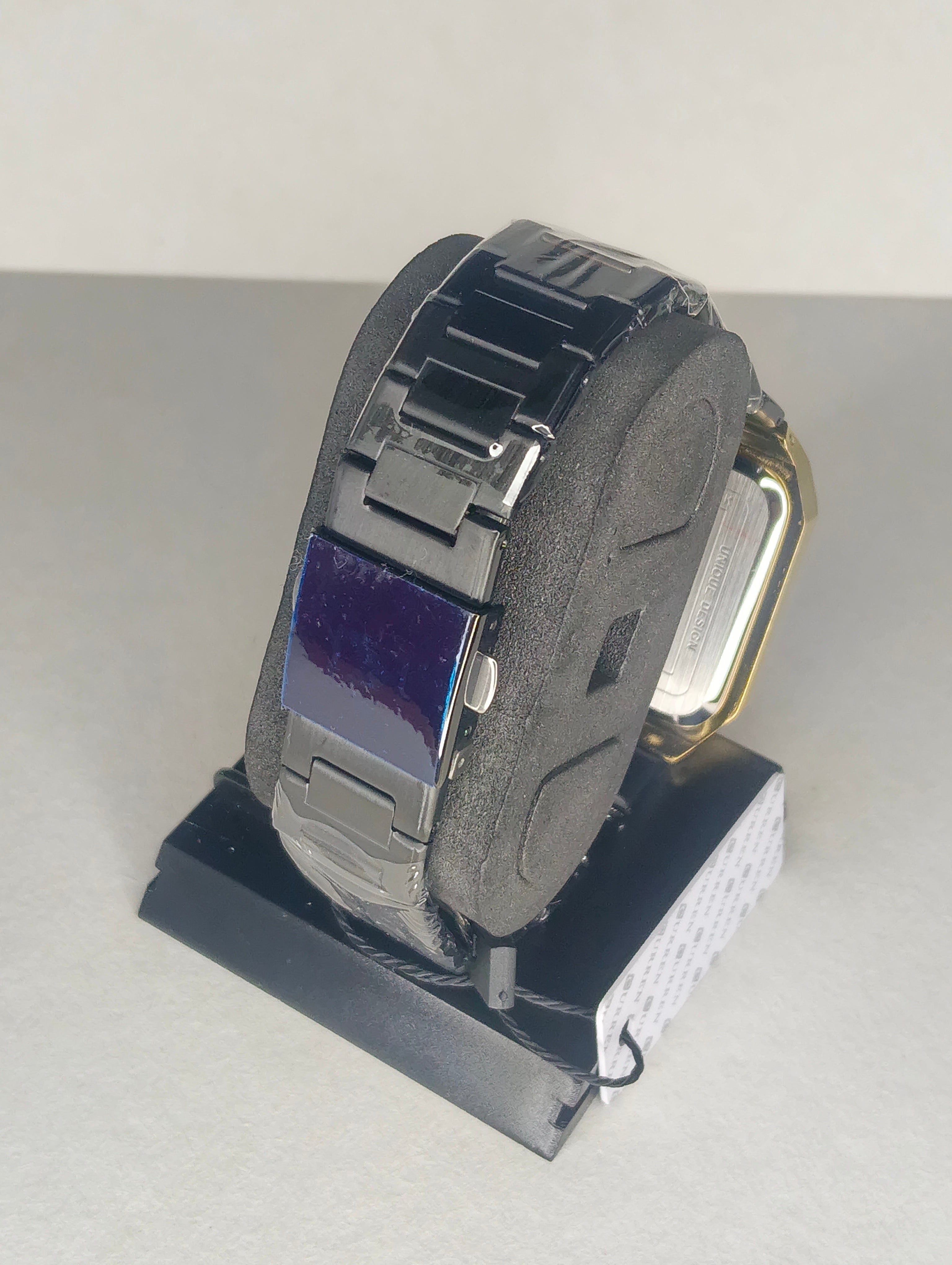 Reloj Curren Cuadrado para Hombre | Acero Inoxidable | Movimiento Quartz | Negro y Dorado
