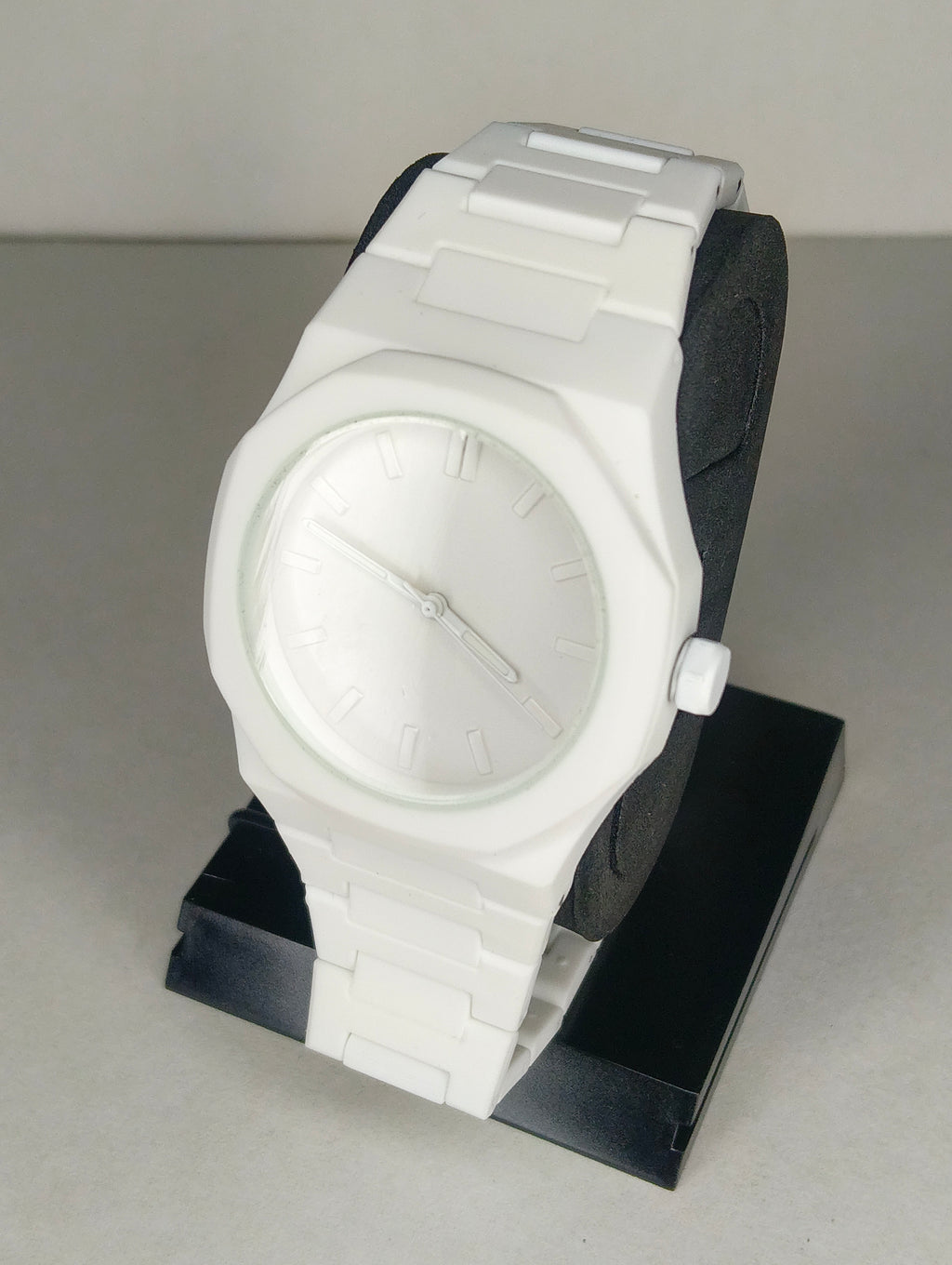 Reloj Minimalista Blanco Unisex | Diseño Monocromático | Pulso de Silicona | Movimiento Quartz