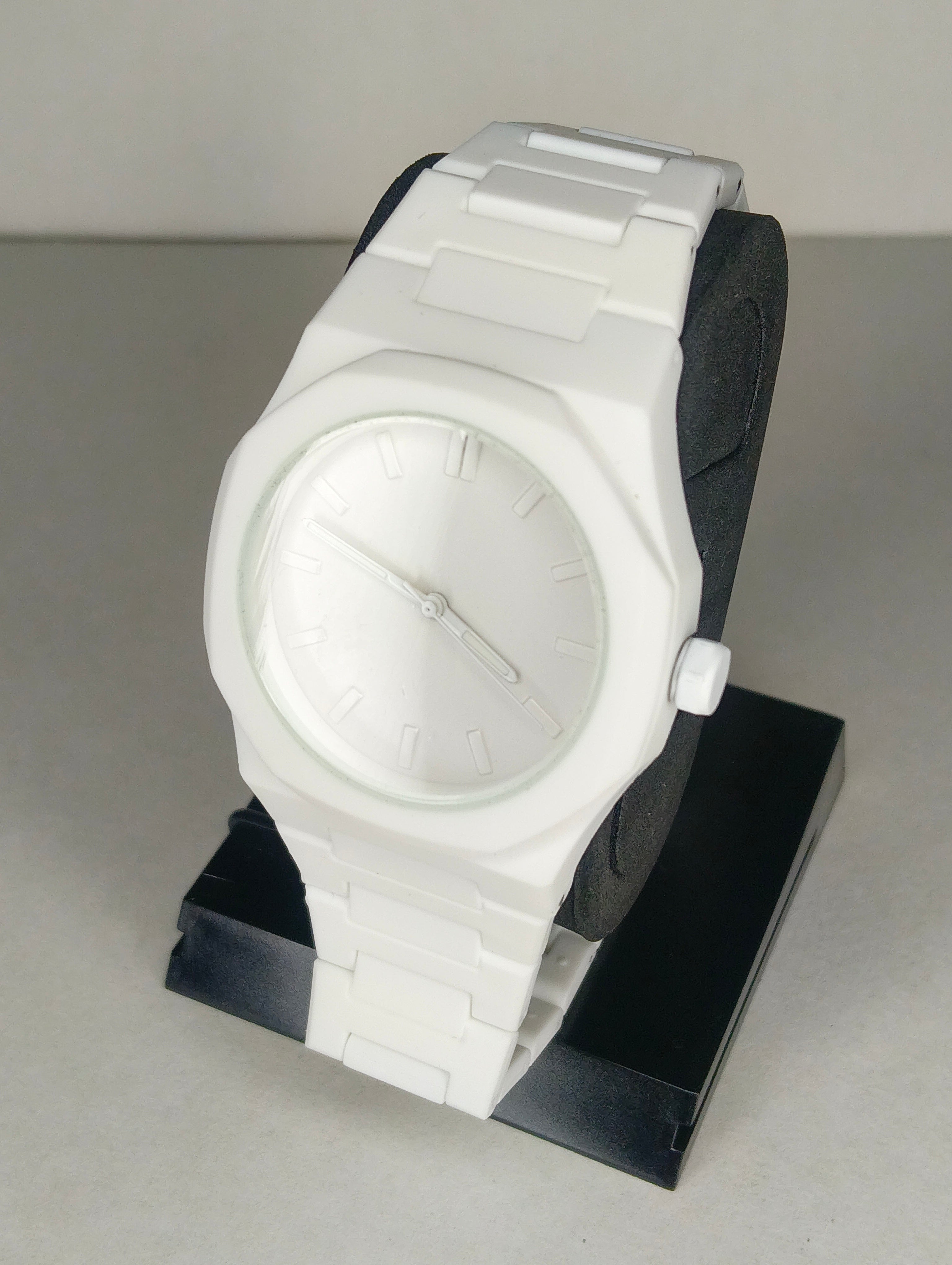 Reloj Minimalista Blanco Unisex | Diseño Monocromático | Pulso de Silicona | Movimiento Quartz