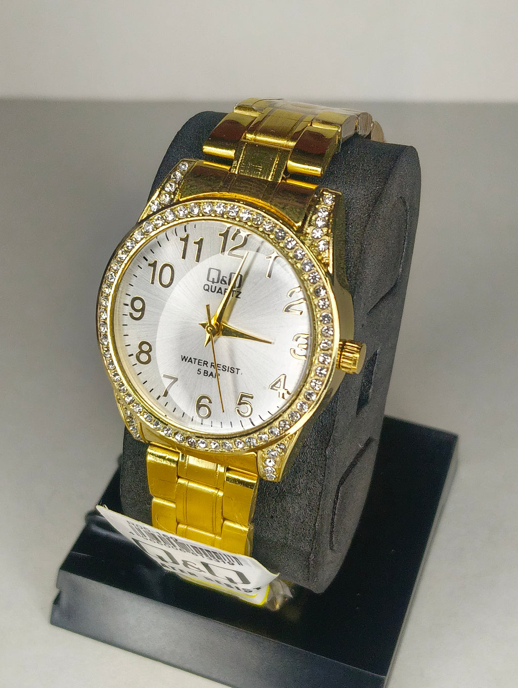 Reloj Q&Q Dorado para Dama con Bisel de Cristales
