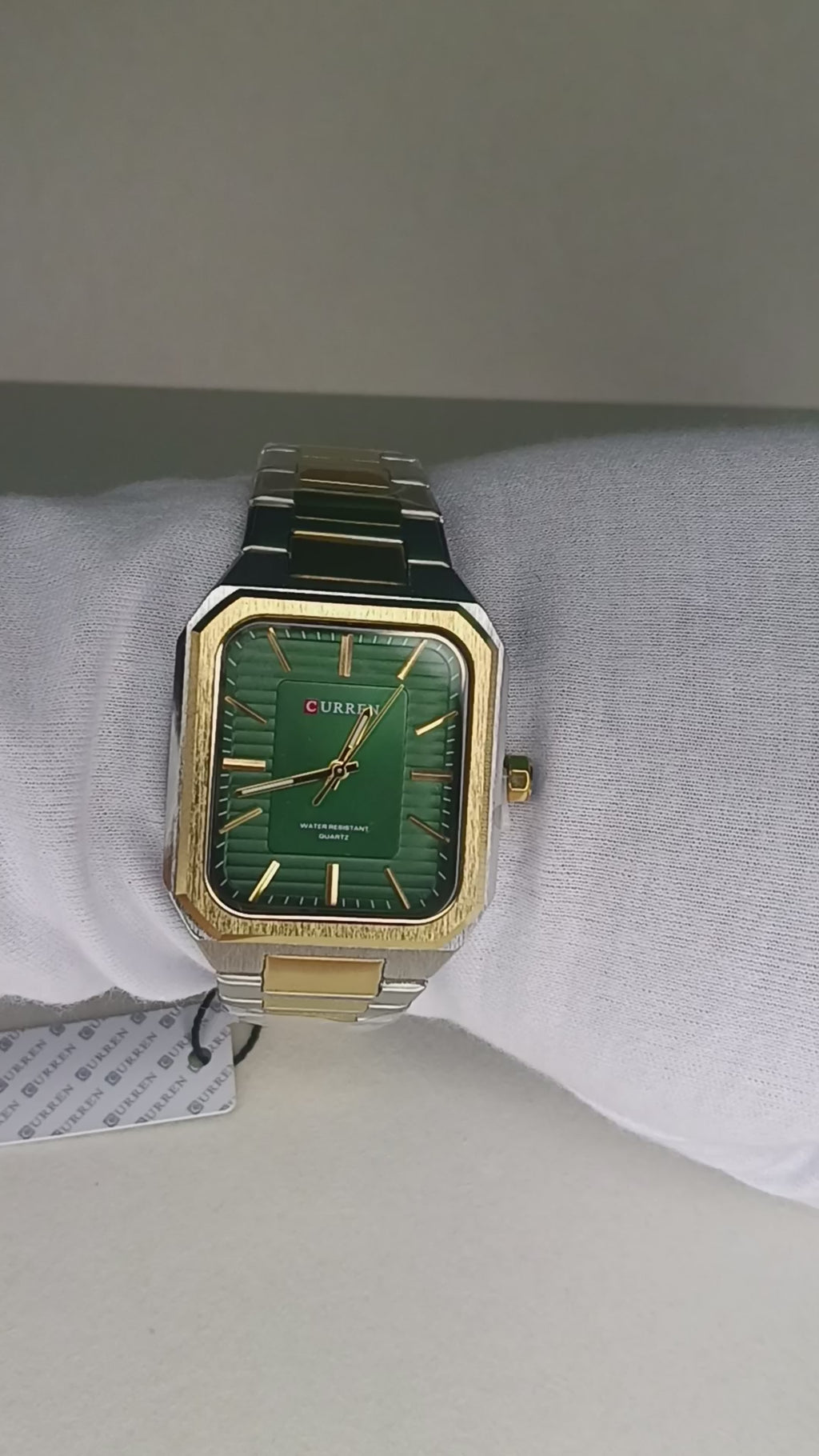 Reloj Curren Cuadrado para Hombre | Acero Inoxidable | Movimiento Quartz | Negro y Dorado