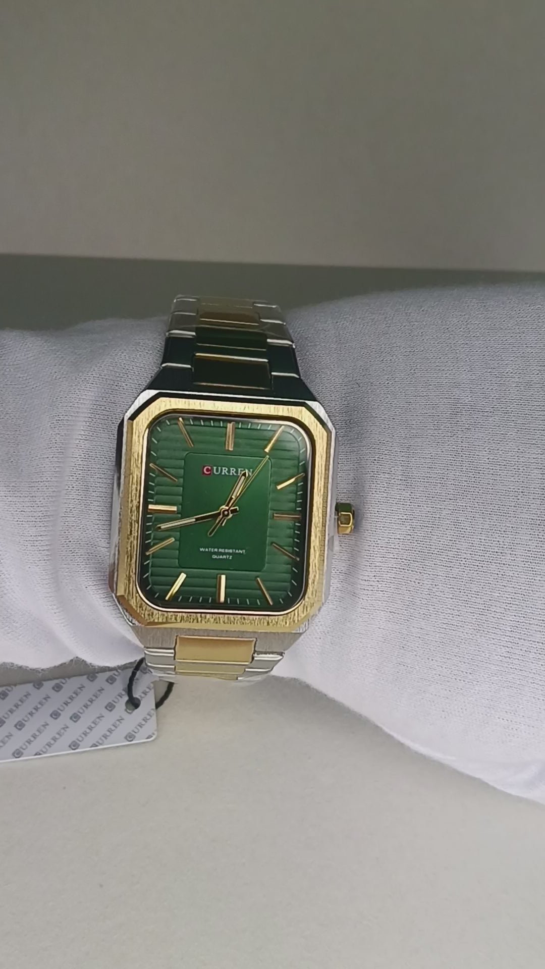 Reloj Curren Cuadrado para Hombre | Acero Inoxidable | Movimiento Quartz | Negro y Dorado