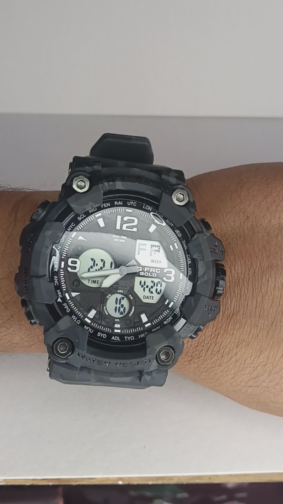 Reloj G-FRC Gold Hombre Análogo Digital Camuflado | Hora Mundial, Cronómetro, Alarma y WR 50M